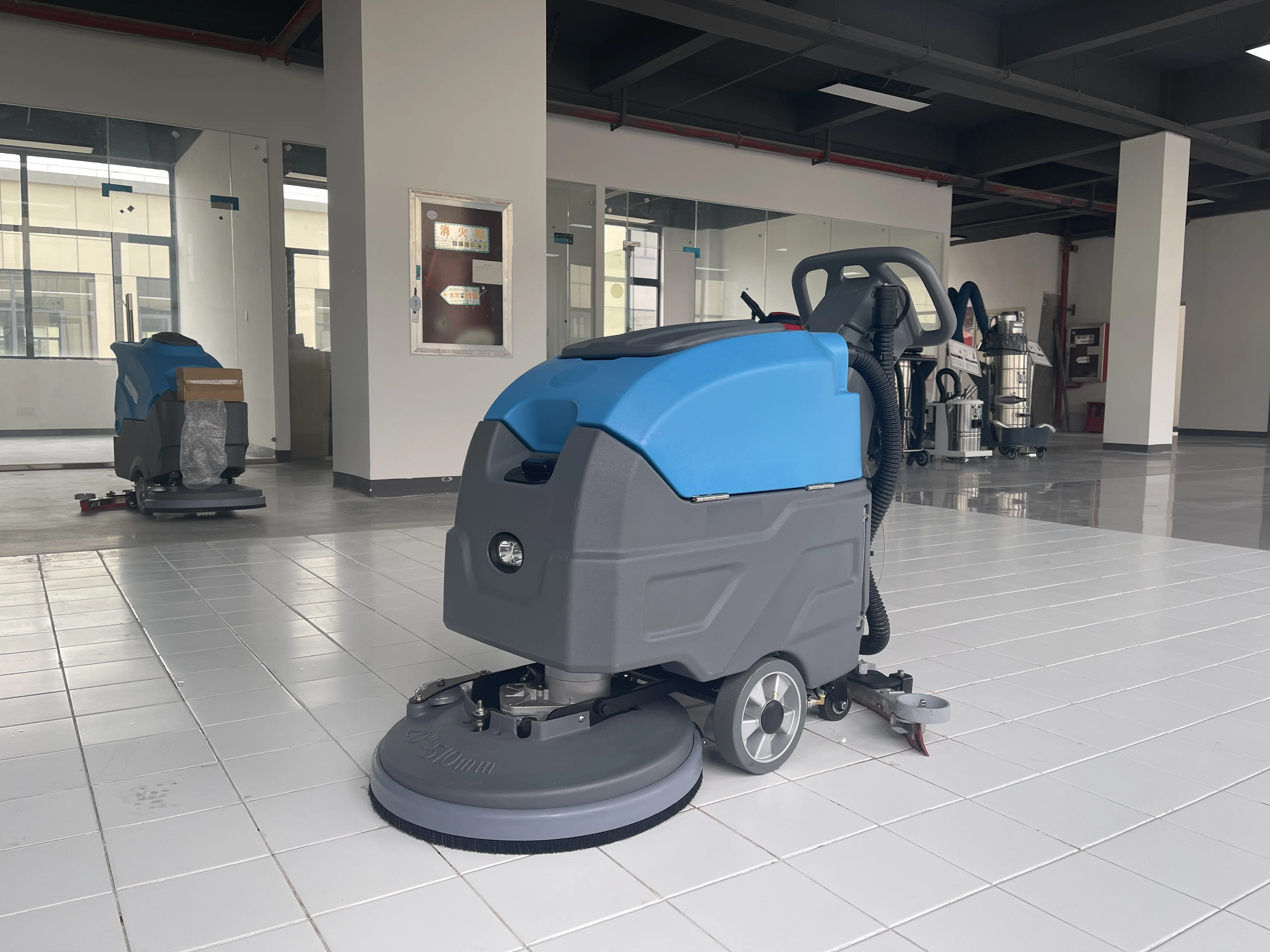Neue Scheuersaugmaschine