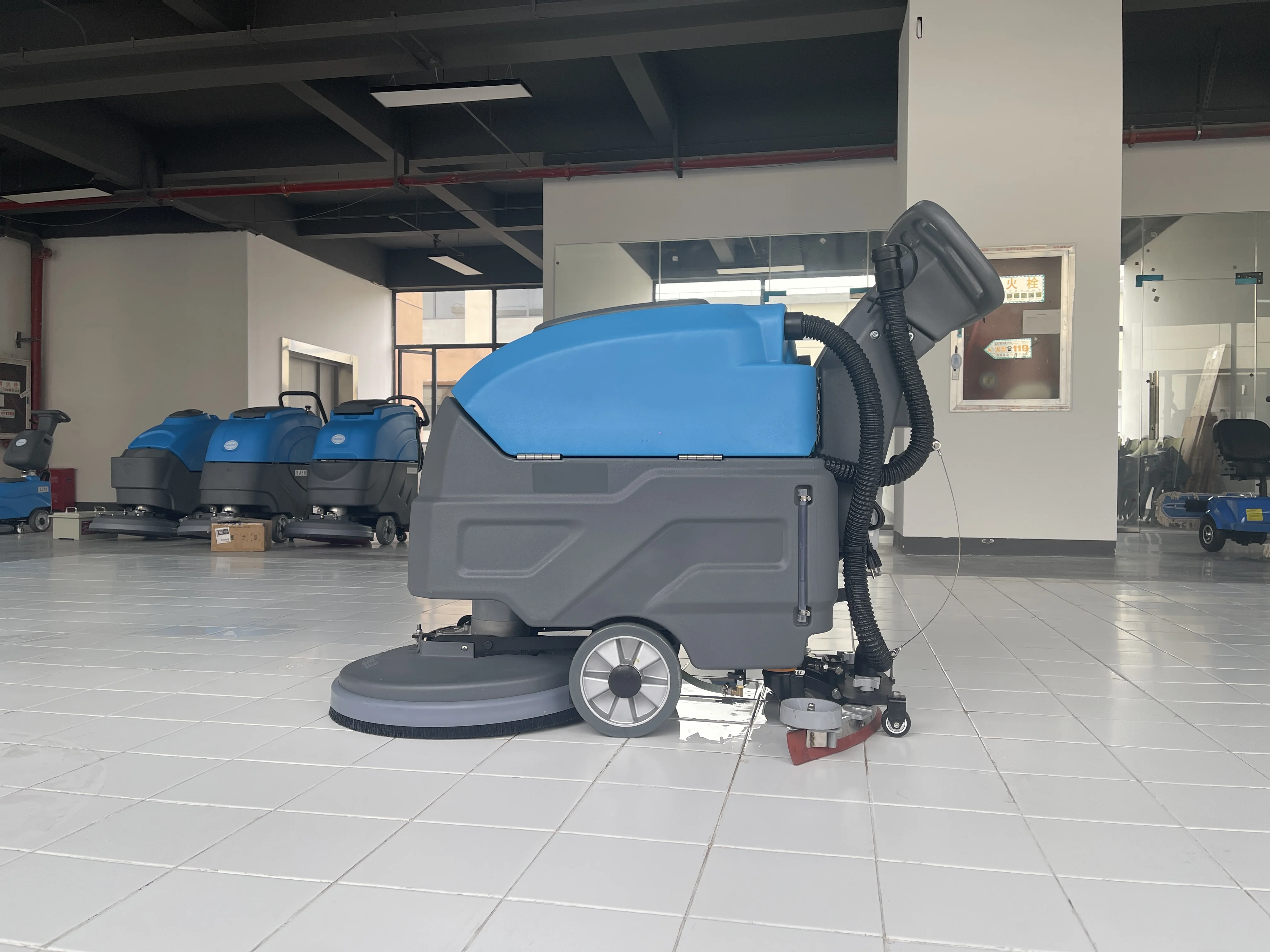 Preis der kommerziellen Scheuersaugmaschine