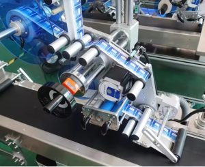 A175LB Etikettiermaschine etikettiert eine flache Schachtel